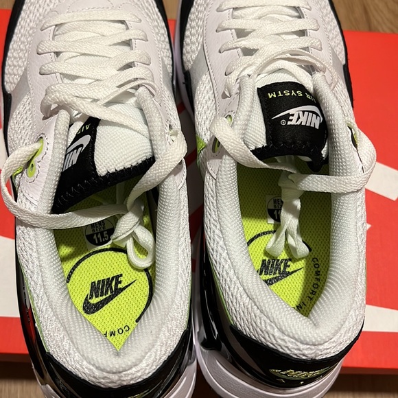 Nike Mens Air Max SYSTM size 8.5-12 White/Black/Volt NEW with Box - Picture 7 of 8